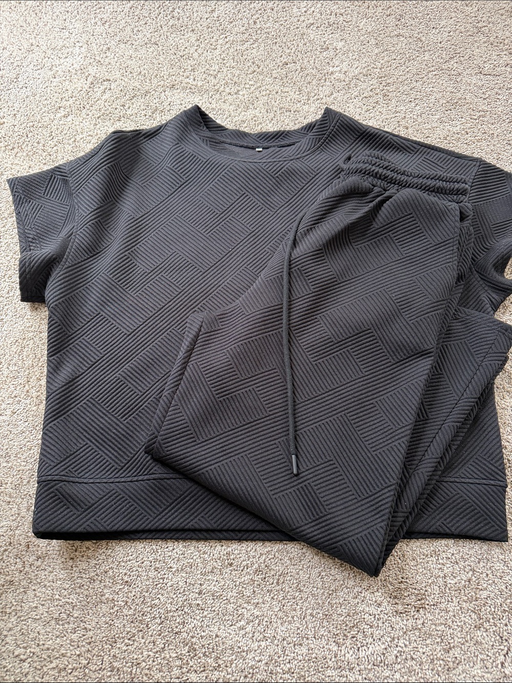 Super cute Black Textured Women's Jogger Set, size XL